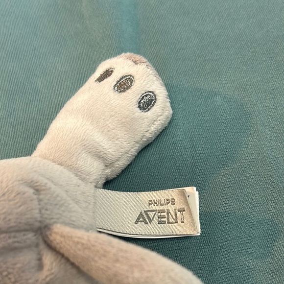 Avent Gray Elephant Plush soother/toy holder - Picture 2 of 3